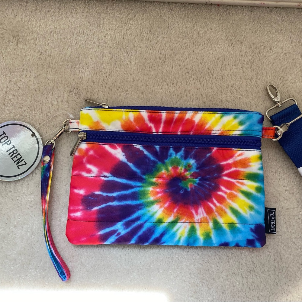 NWT Top Trenz belt bag
